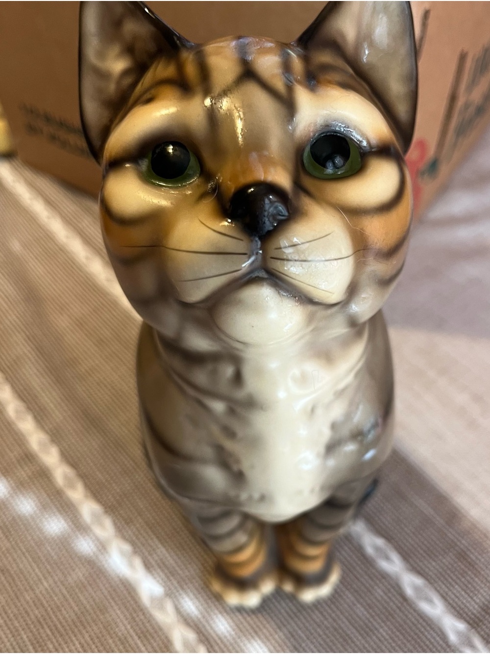 Vintage-Harvey Knox  Tabby Cat Figurine - Brown/Beige Decorative Pet Statue - Picture 3 of 7